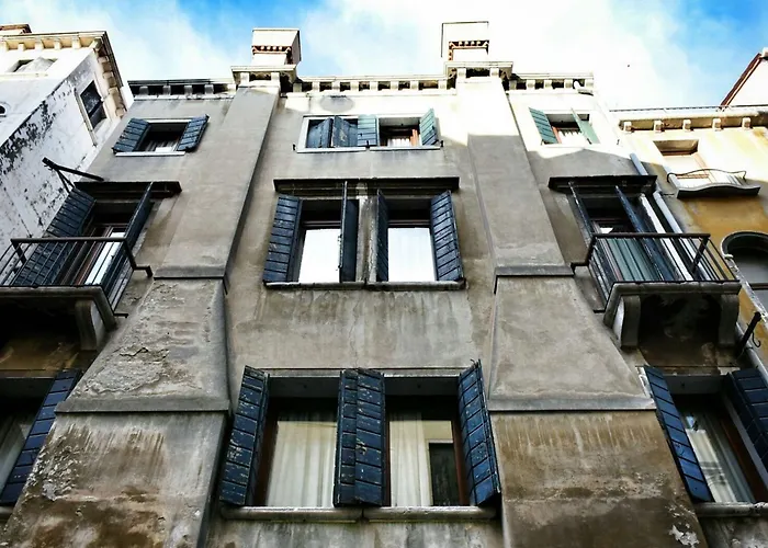 埃尔加泽蒂诺酒店 3*